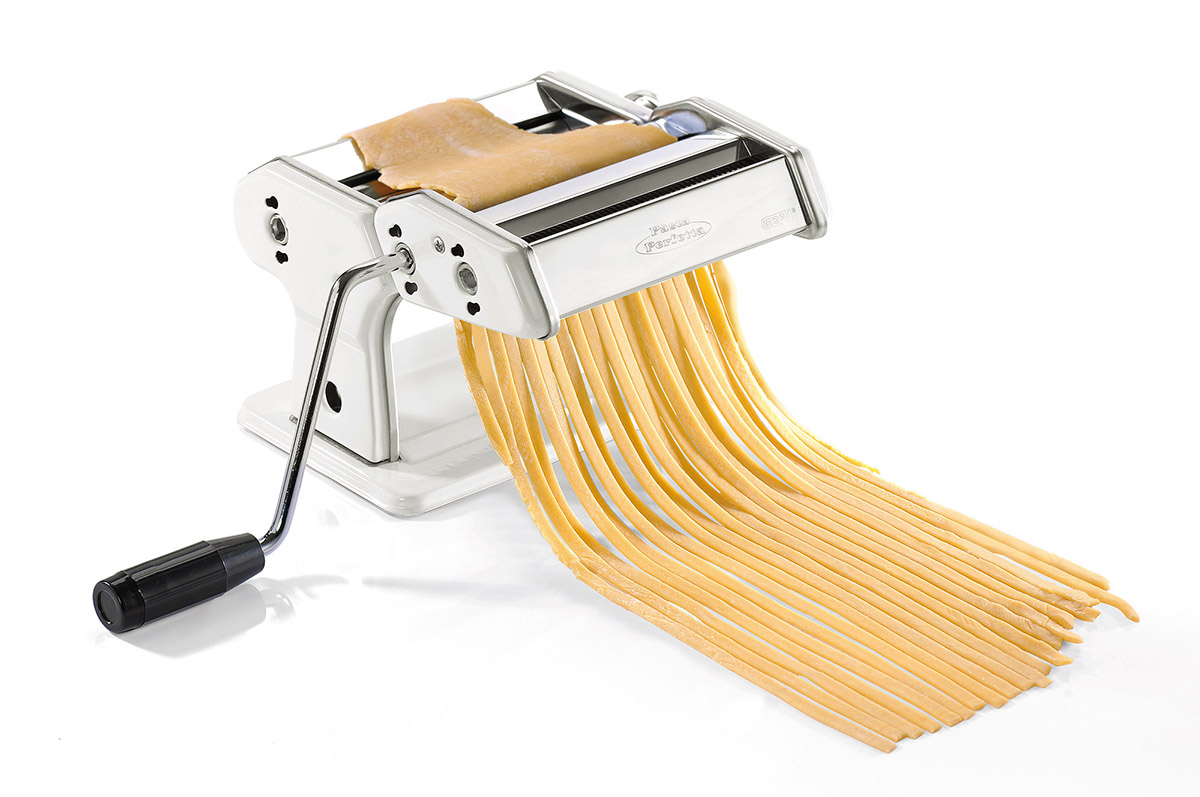 Edelstahl-Nudelmaschine, die frische Pasta schneidet