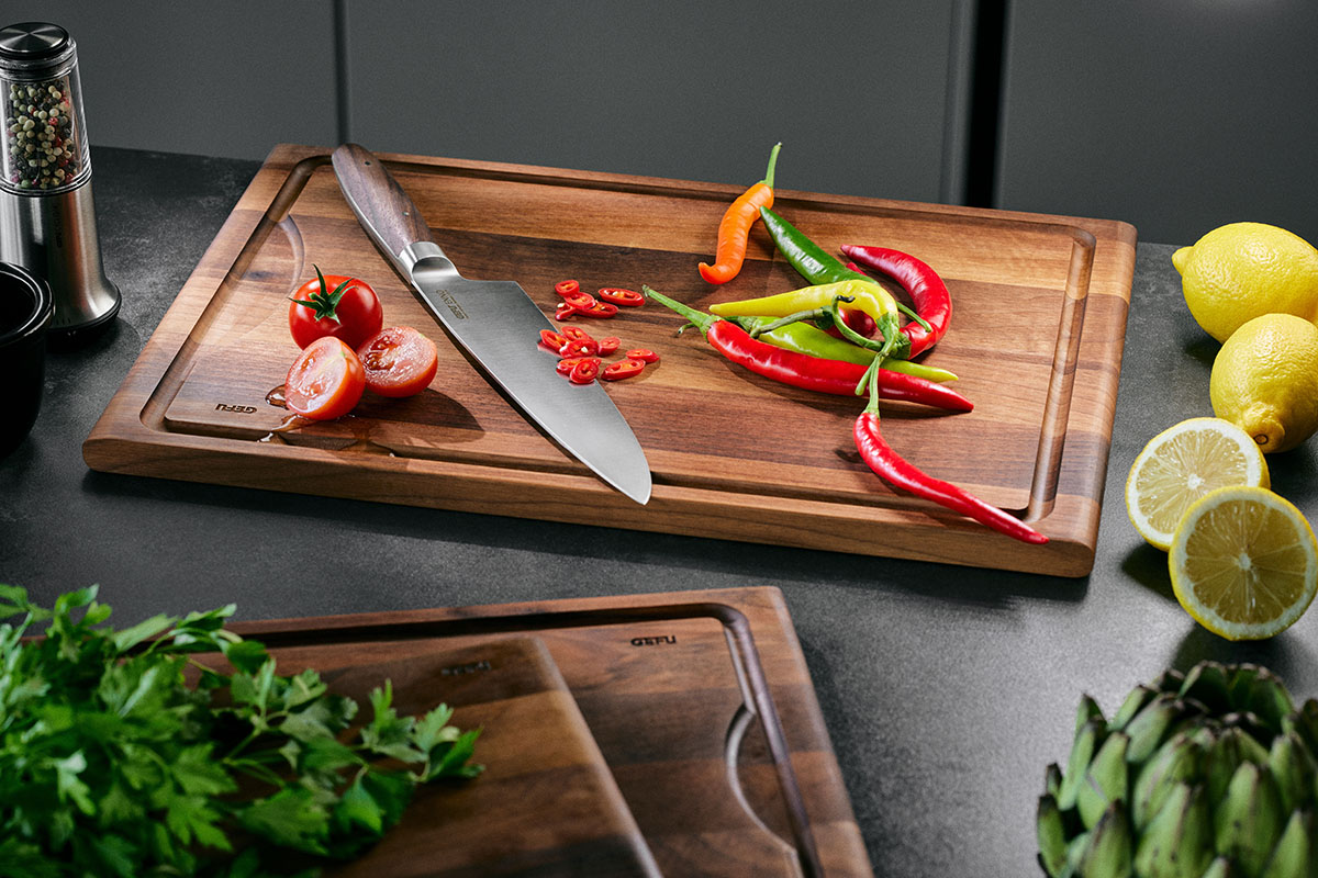 Chopping board ENNO, large with juice groove, walnut wood