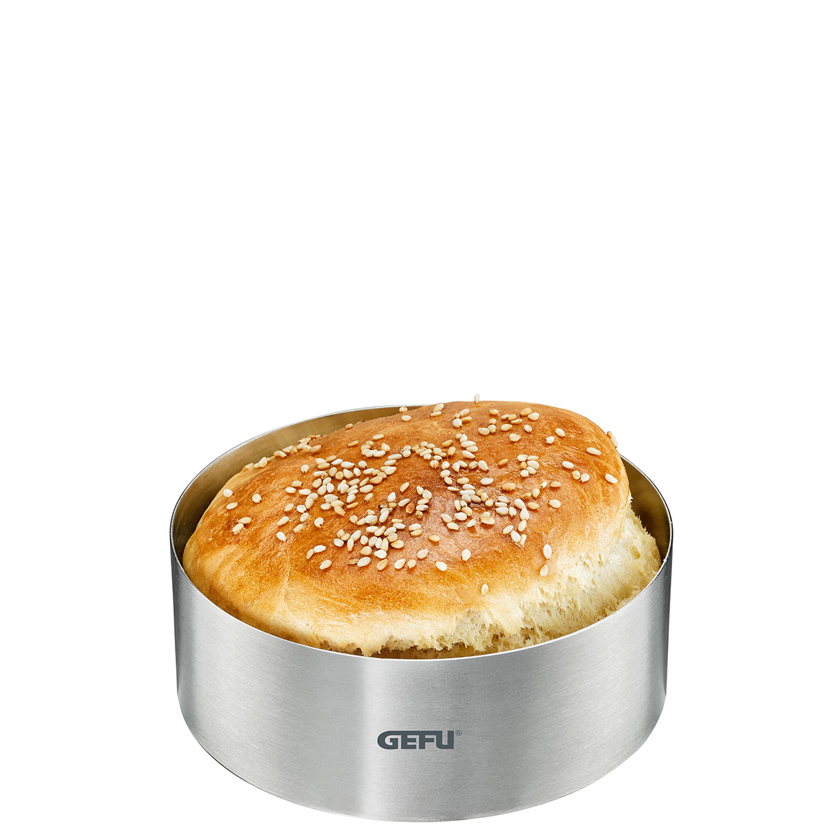 Gefu Burgerpresse aus Edelstahl mit fertig geformtem Brötchen Burgerpresse von Gefu aus Edelstahl mit geformtem Burgerbrötchen und Sesam obenauf
