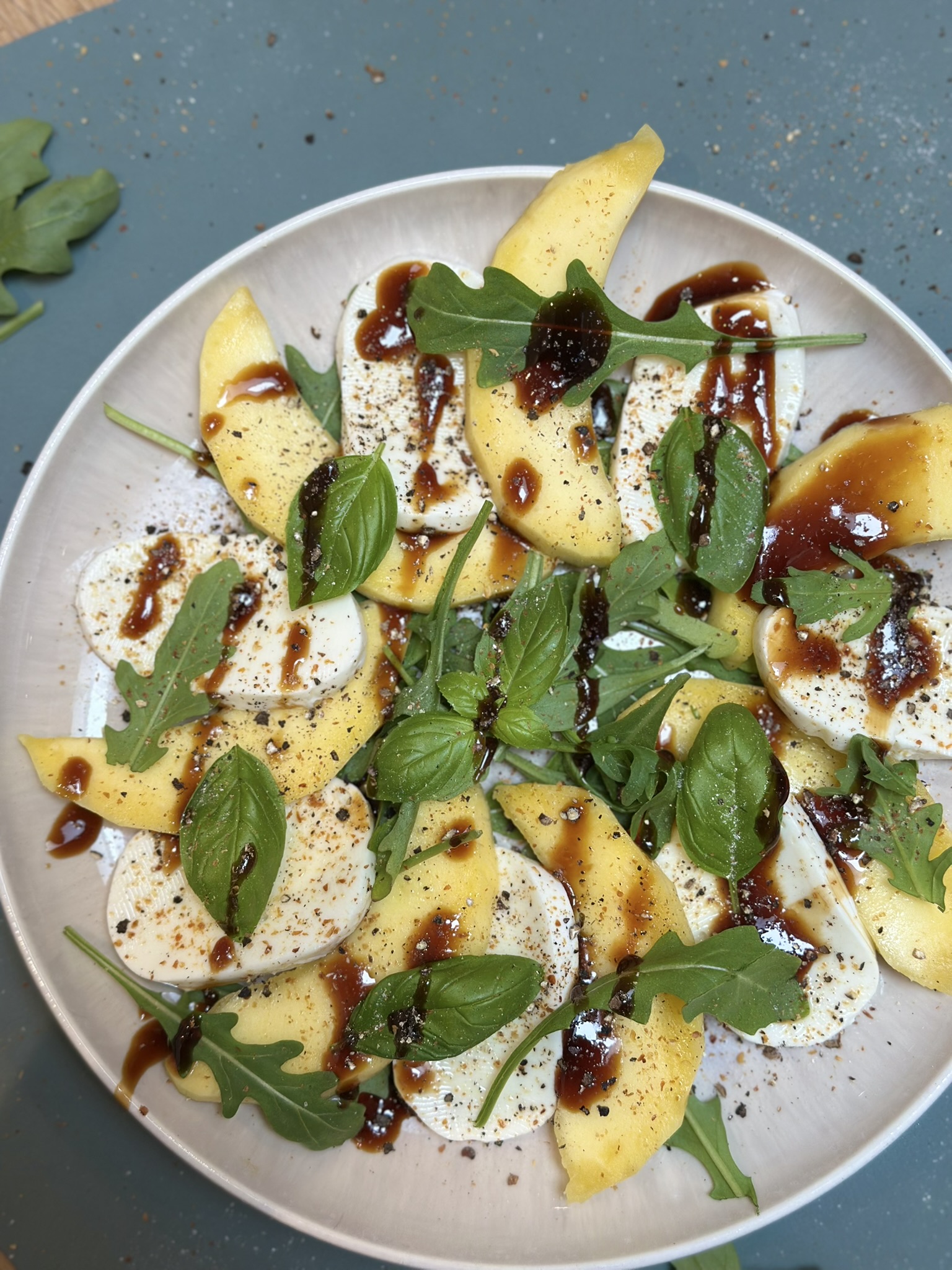 Mango-Mozzarella-Caprese 