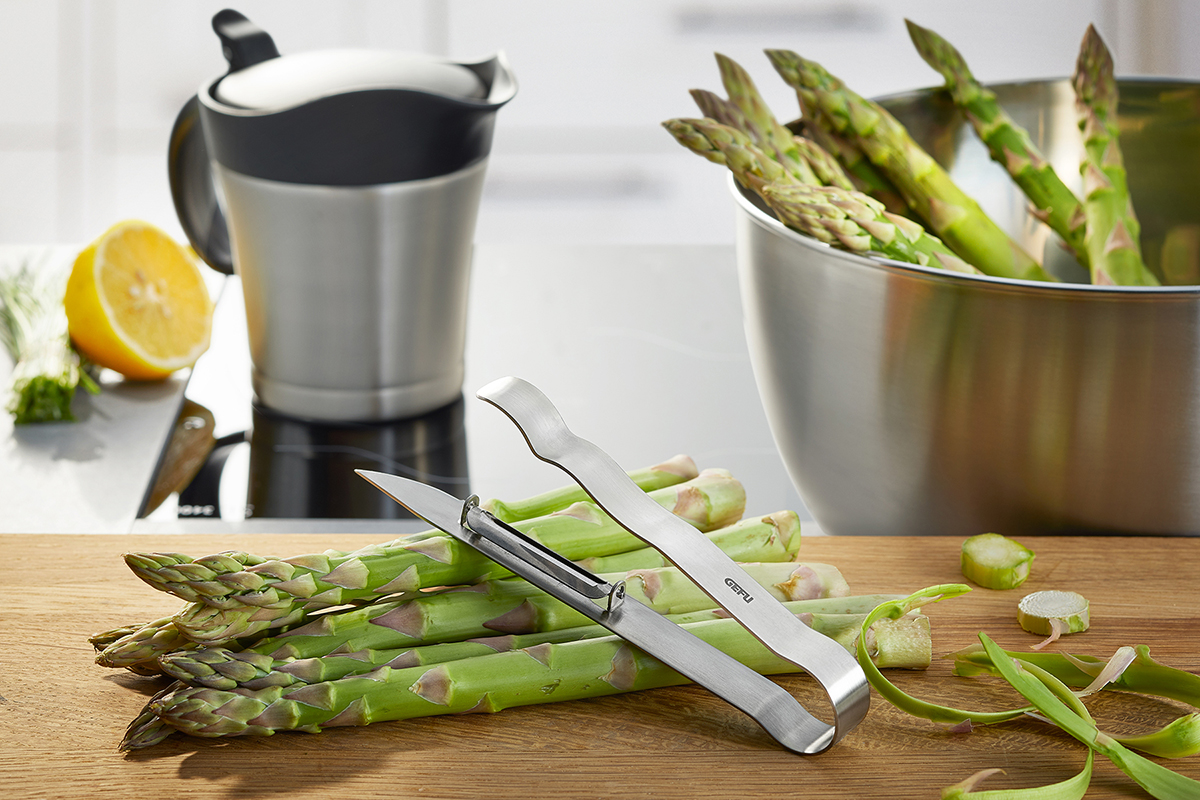 Asparagus and Carrot Peeler IVORY