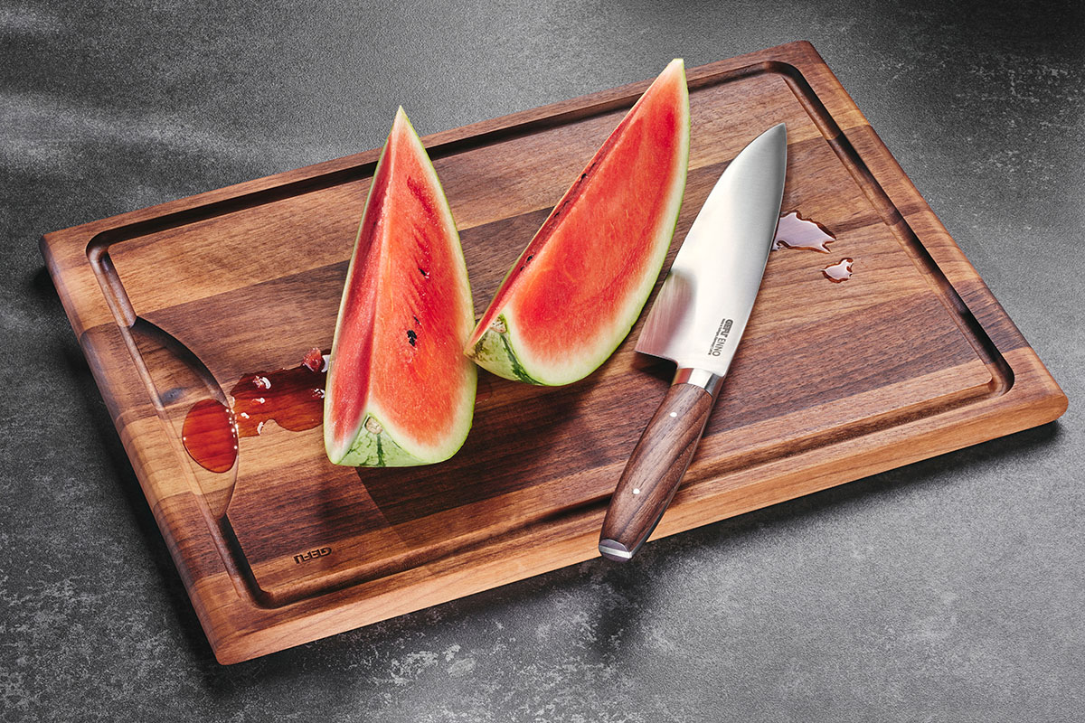 Chopping board ENNO, medium with juice groove, walnut wood