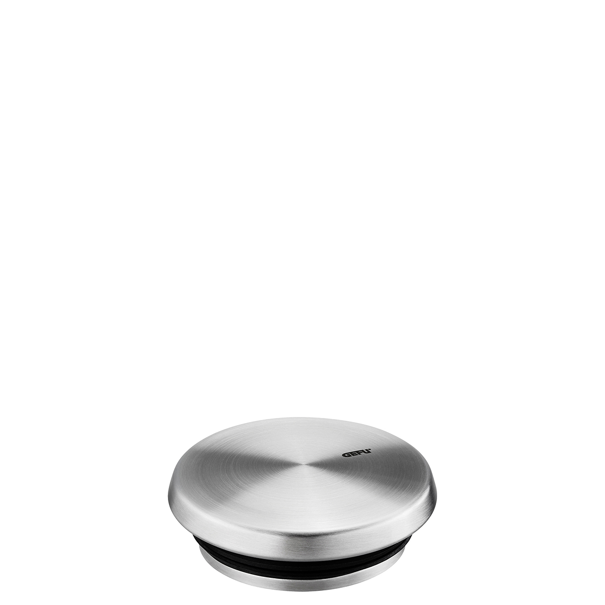 Runder Edelstahl-Deckel mit Silikondichtung von GEFU Runder, silberner Deckel aus Edelstahl mit schwarzer Silikondichtung der Marke GEFU auf weißem Hintergrund