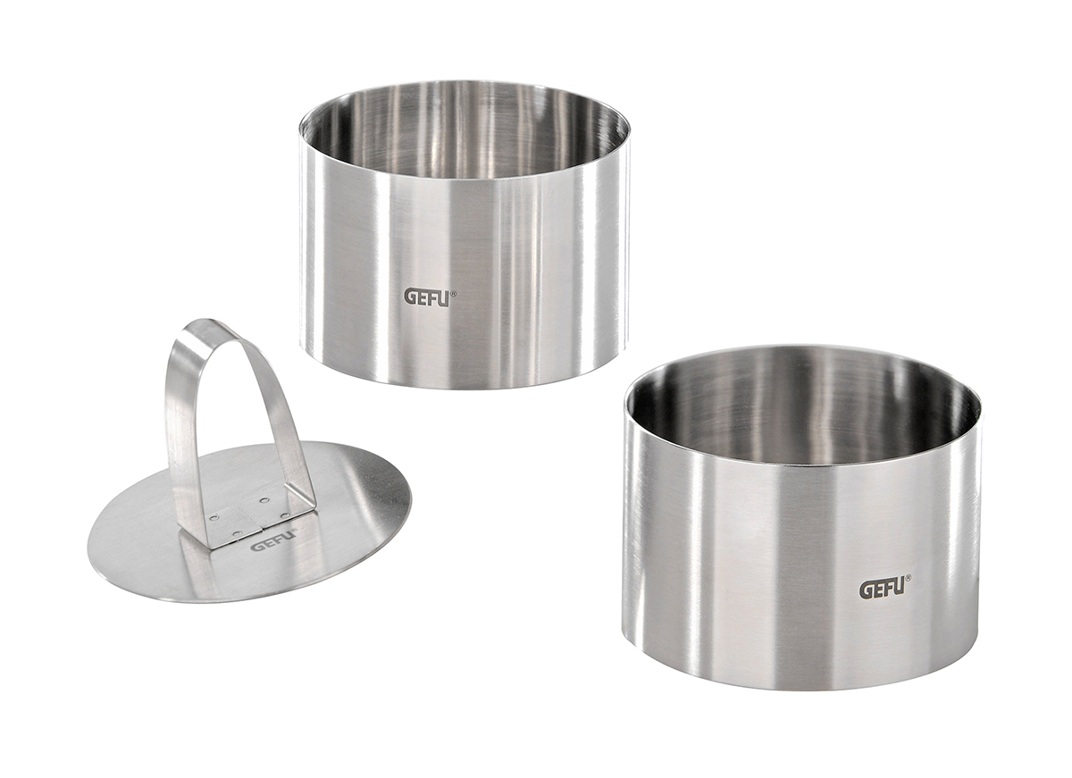 GEFU Vorspeisen- und Dessertform Set, Edelstahl Drei runde Edelstahlformen von GEFU zur Zubereitung von Vorspeisen und Desserts, mit glatter Oberfläche.