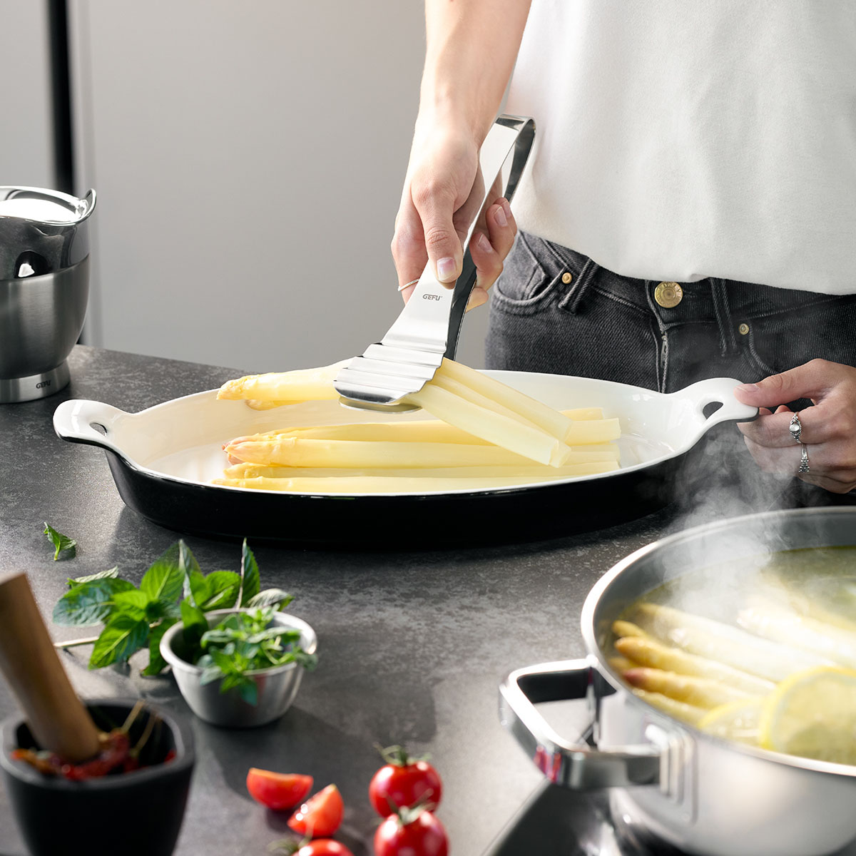 Servierplatte mit Zange PRESENTO