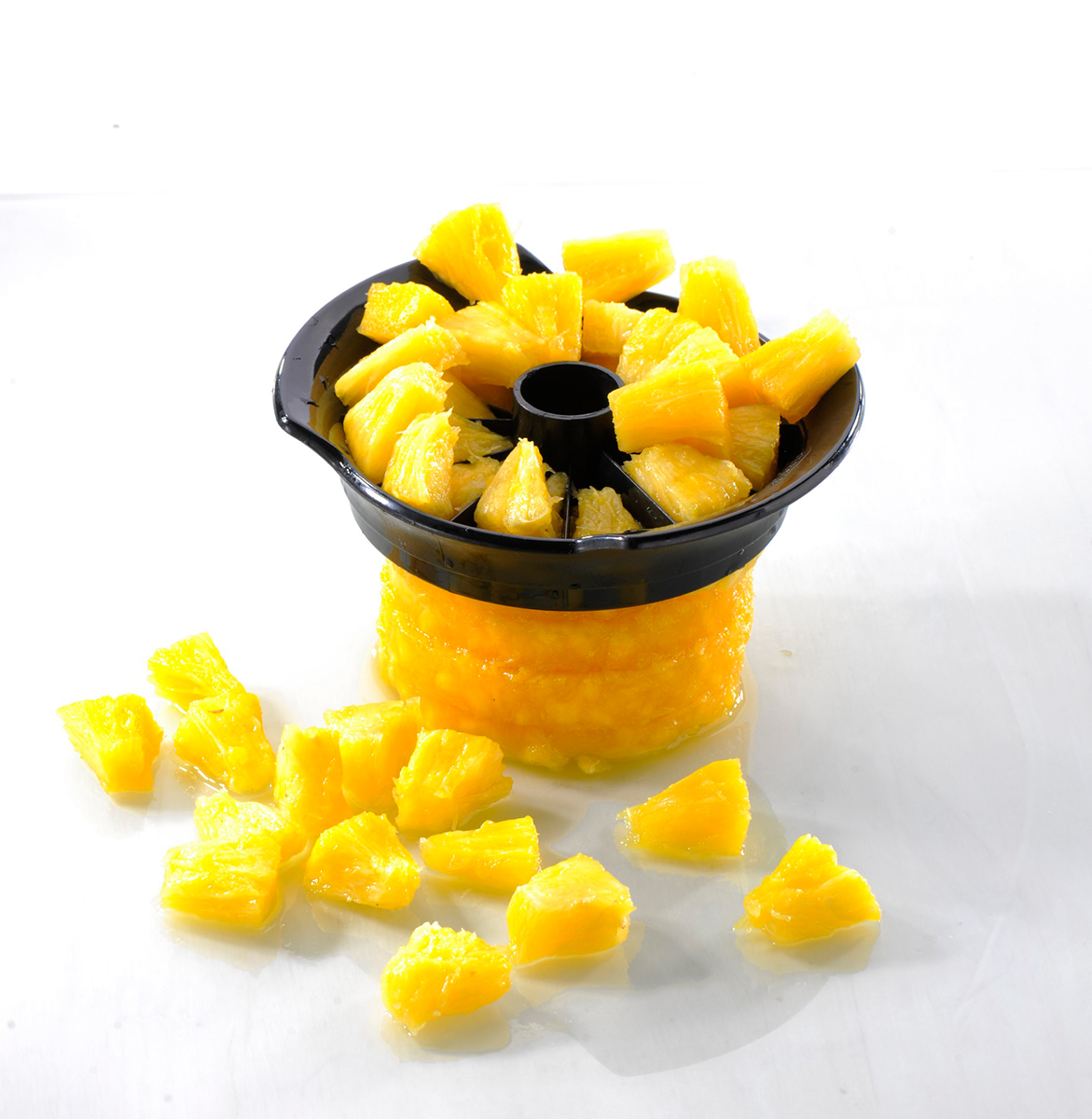 Pineapple Slicer PROFESSIONAL PLUS, incl. small piece cutter and storage container