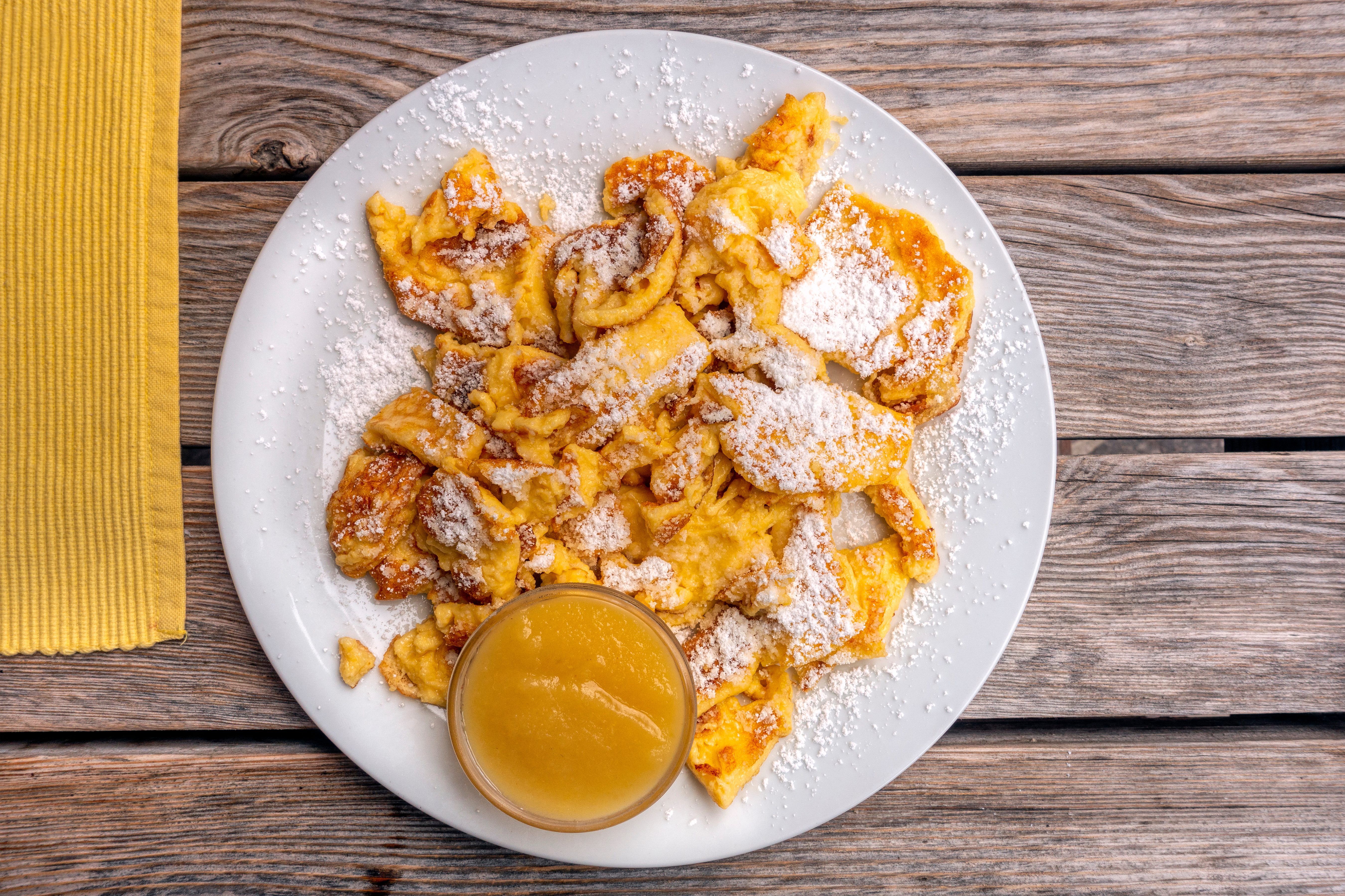 Kaiserschmarrn mit Apfelkompott