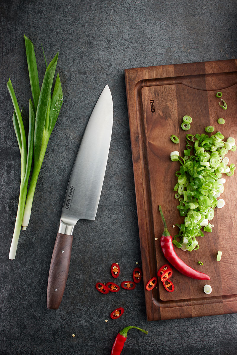 Chopping board ENNO, medium with juice groove, walnut wood