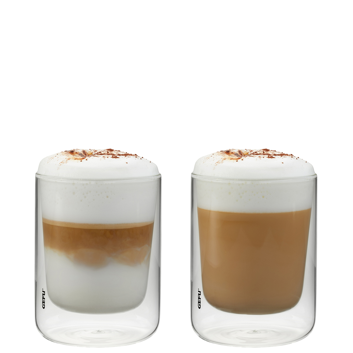 Doppelwandige Gläser für Latte Macchiato und Cappuccino Zwei doppelwandige Gläser gefüllt mit Latte Macchiato und Cappuccino, dekoriert mit Milchschaum und Kakaopulver